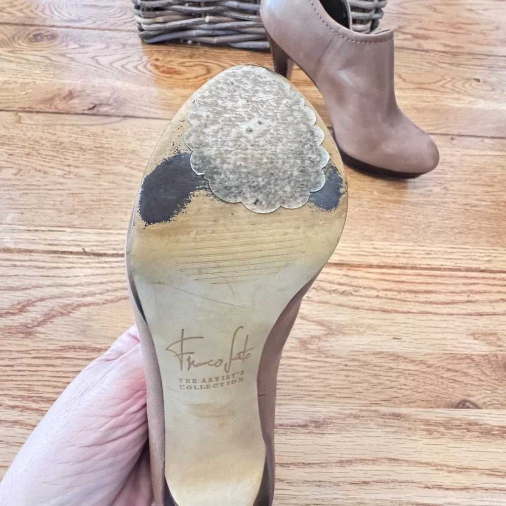 Franco Sarto The Artists Collection Taupe Leather Ankle Booties Size 7 Heel Zip